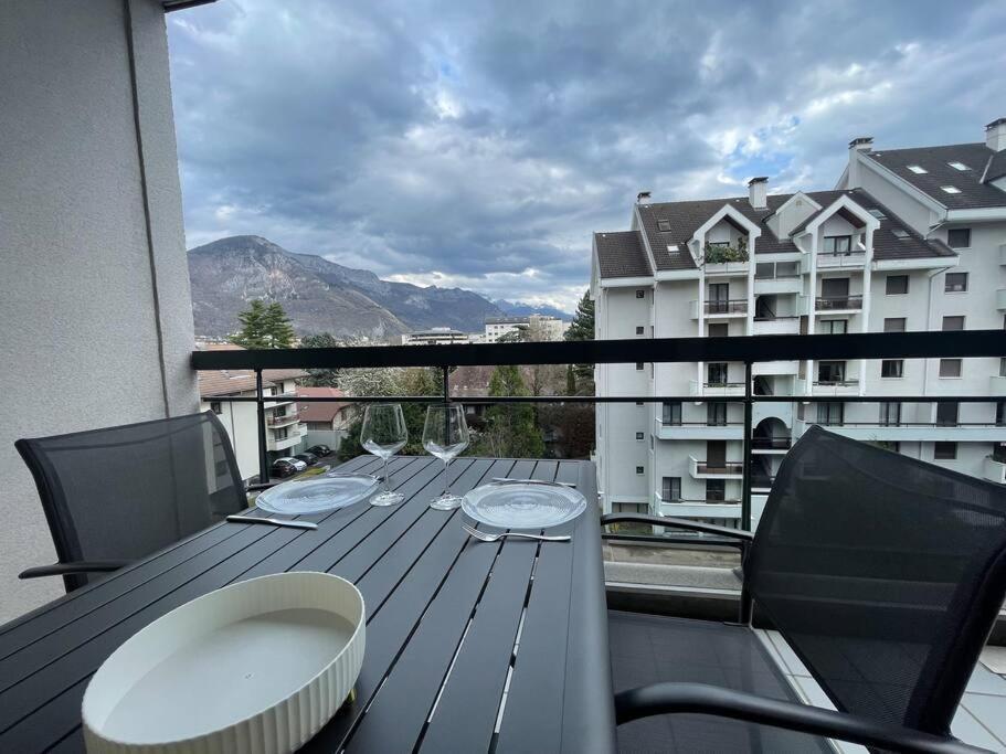 Le Mont-Veyrier, Parking Et Vue Apartment Анси Екстериор снимка